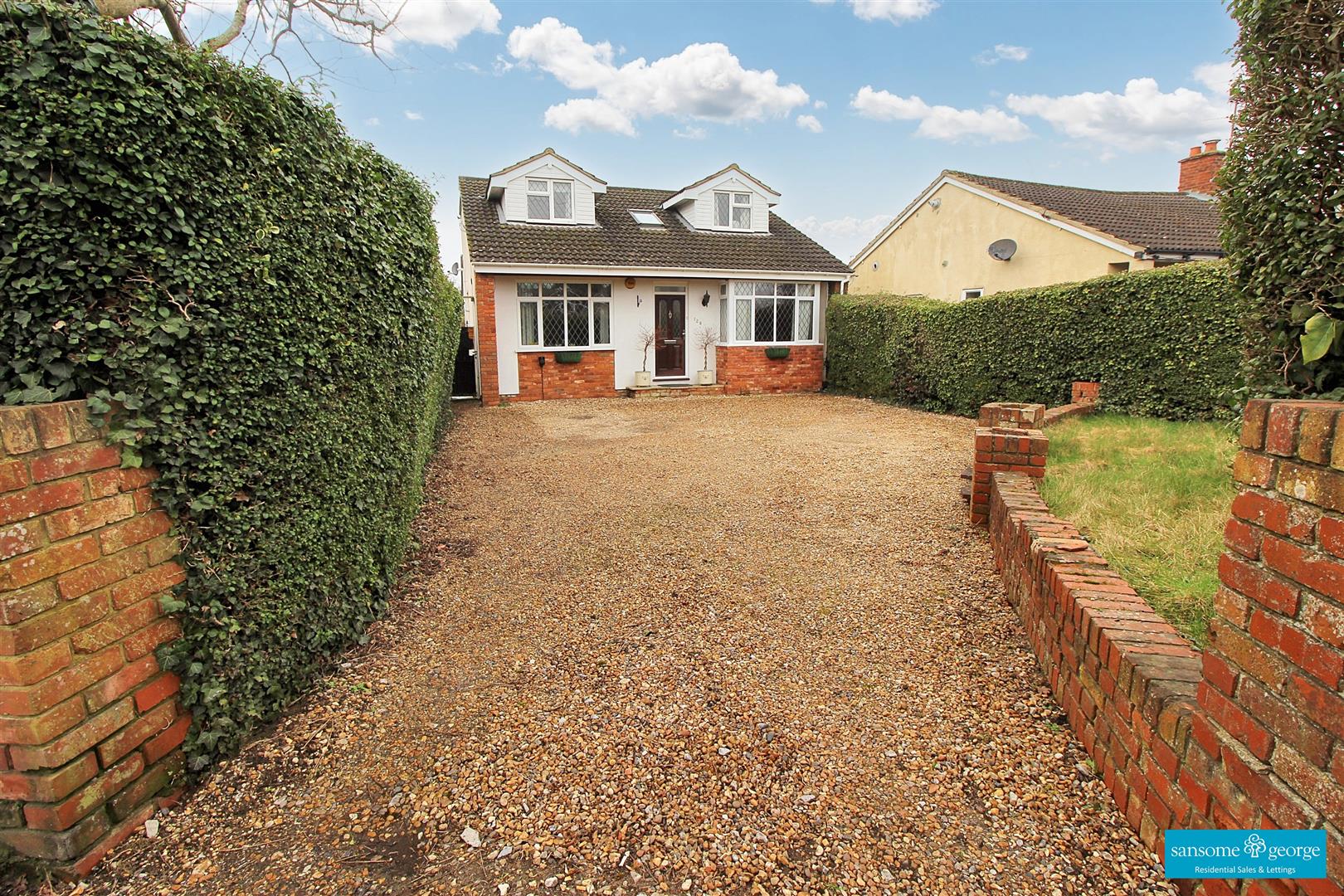 4 bed property in Langley Hill, Reading